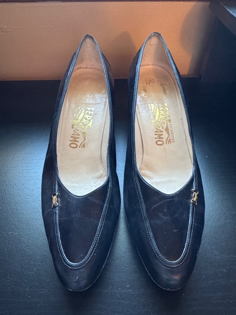 SALVATORE FERREGAMO SAKS FIFTH AVENUE Vintage Leather Heels